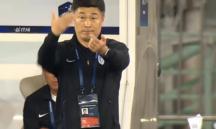 大连队功勋教练刚从老东家下课，就执教德甲汉堡队，同时兑现诺言从国足挖走林良铭